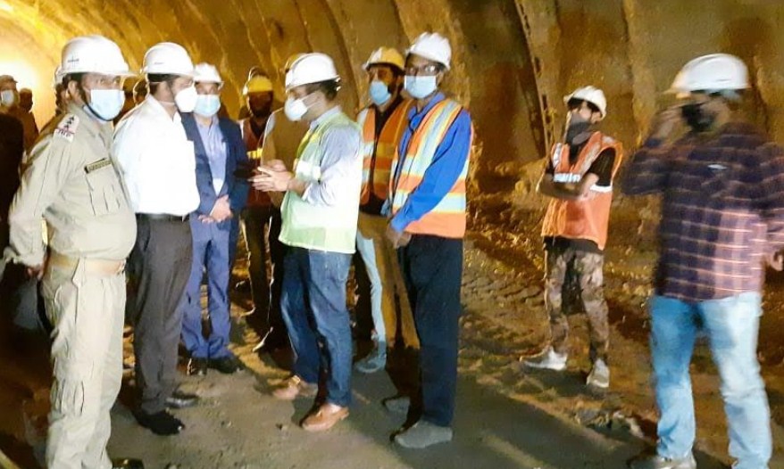Div Com inspects progress on bi-directional Tunnel of NH-244 on Doda-Kishtwar Axis